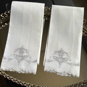 2 Vintage Embroidered Victorian White Linen Guest Towels